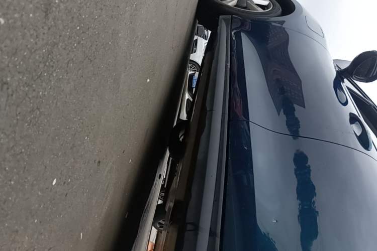 Used ORA Good Cat 2021 500km Long-Range Poseidon Edition Lithium-Ion Battery Left Side Sill