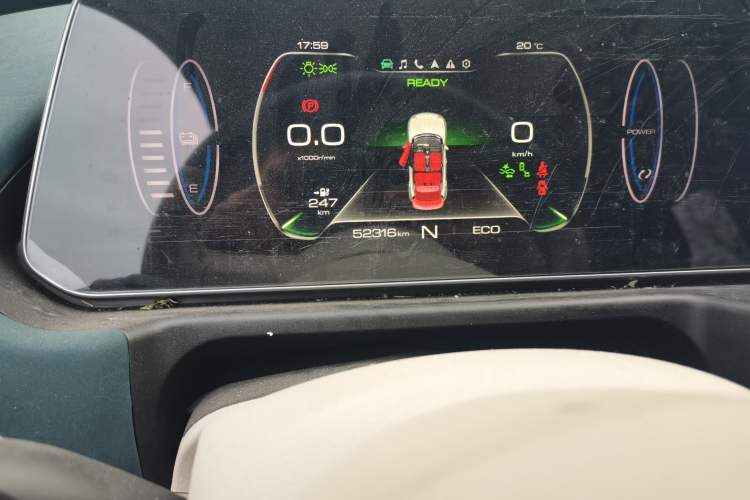 Used ORA Good Cat 2021 400km Standard Range Athena Edition Lithium Iron Phosphate Odometer Close Up
