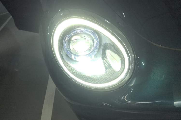 Used ORA Good Cat 2021 400km Standard Range Athena Edition Lithium Iron Phosphate Right Front Headlight
