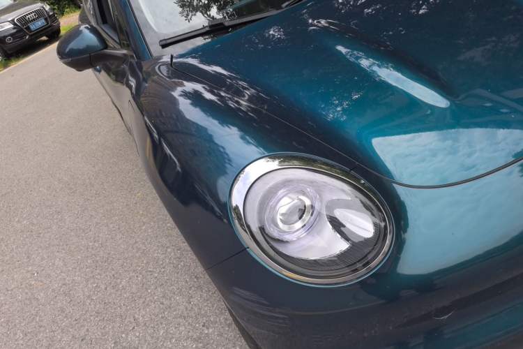 Used ORA Good Cat 2021 500km Long-Range Poseidon Edition Lithium-Ion Battery Right Front Headlight