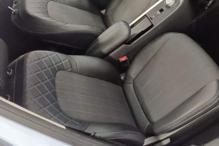 Used ORA Good Cat 2021 400km Standard Range Venus Edition Lithium-Ion Battery Right Front Seat