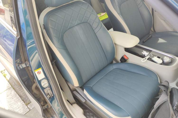 Used ORA Good Cat 2021 400km Standard Range Venus Edition Lithium Iron Phosphate Right Front Seat