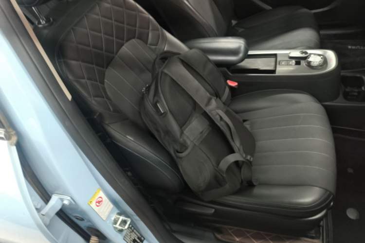 Used ORA Good Cat 2021 400km Standard Range Venus Edition Lithium-Ion Battery Right Front Seat