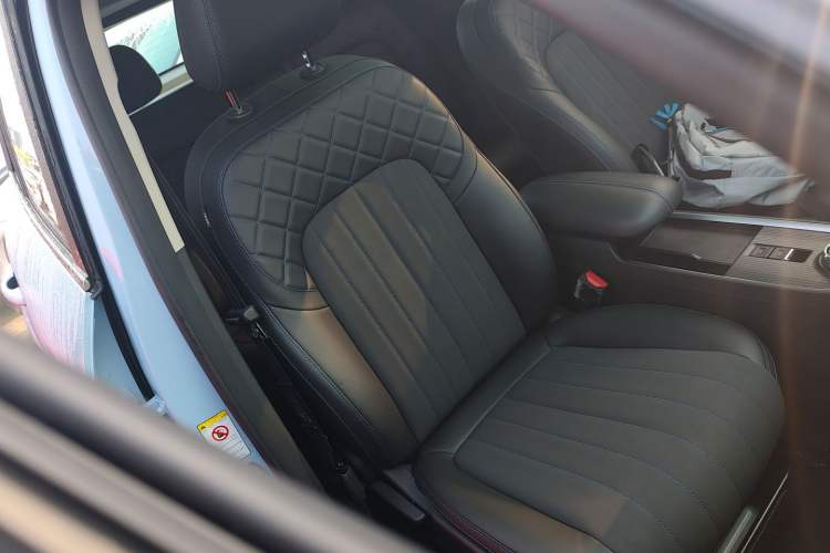 Used ORA Good Cat 2021 400km Standard Range Athena Edition Lithium Iron Phosphate Right Front Seat
