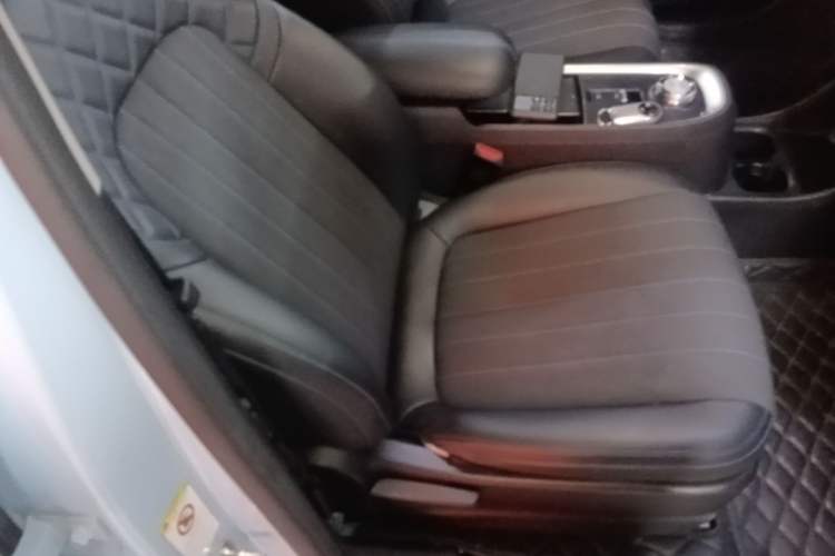 Used ORA Good Cat 2021 400km Standard Range Venus Edition Lithium Iron Phosphate Right Front Seat