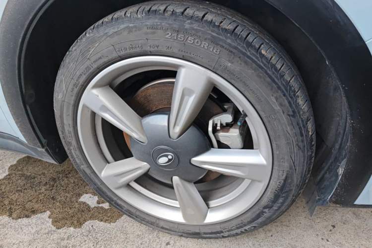 Used ORA Good Cat 2021 400km Standard Range Athena Edition Lithium Iron Phosphate Right Front Wheel Hub