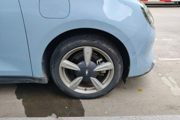 Used ORA Good Cat 2021 400km Standard Range Athena Edition Lithium Iron Phosphate Right Front Wheel Hub