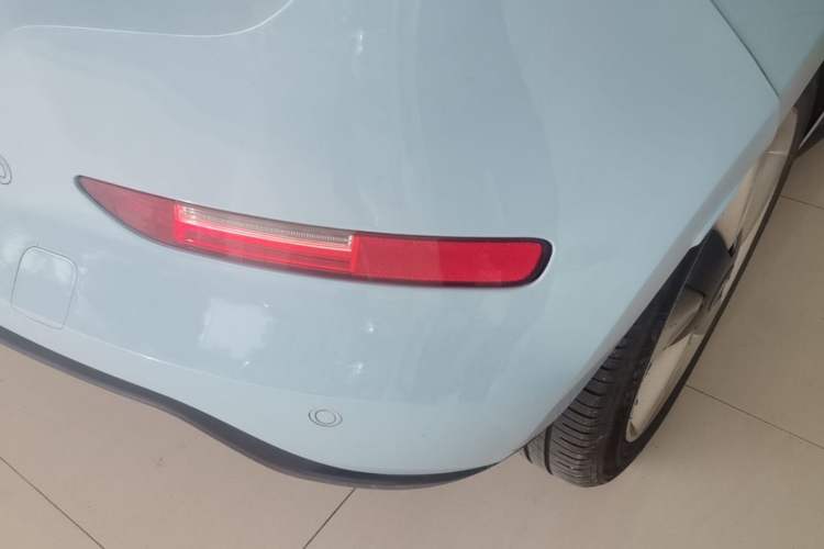 Used ORA Good Cat 2021 400km Standard Range Venus Edition Lithium-Ion Battery Right Rear Taillight
