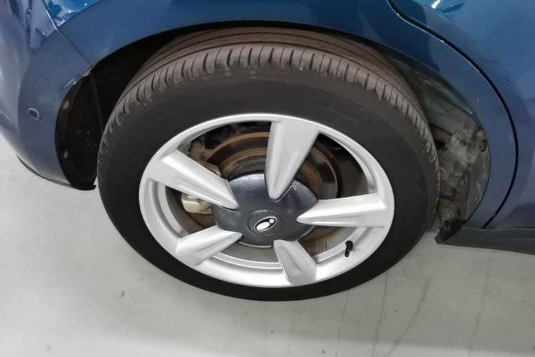 Used ORA Good Cat 2021 400km Standard Range Athena Edition Lithium-Ion Battery Right Rear Wheel Hub