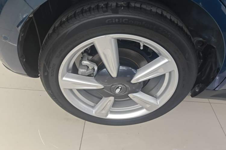 Used ORA Good Cat 2021 400km Standard Range Athena Edition Lithium Iron Phosphate Right Rear Wheel Hub