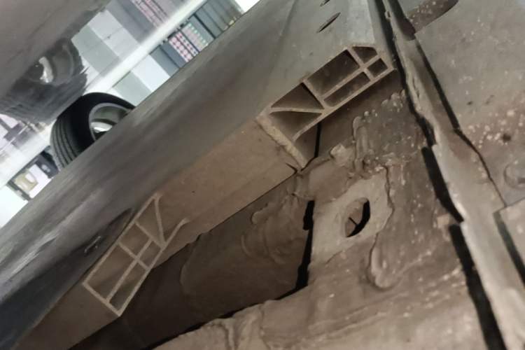 Used ORA Good Cat 2021 400km Standard Range Venus Edition Lithium-Ion Battery Right Side Sill