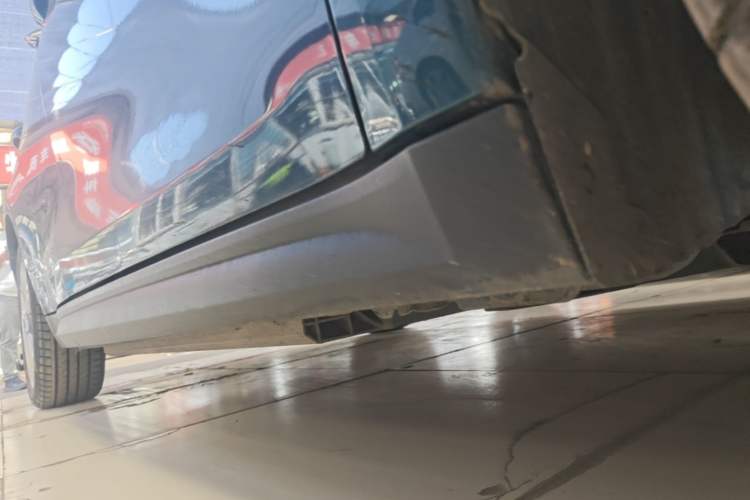 Used ORA Good Cat 2021 500km Long-Range Poseidon Edition Lithium-Ion Battery Right Side Sill