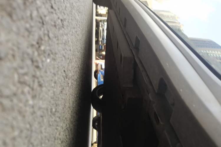 Used ORA Good Cat 2021 400km Standard Range Venus Edition Lithium Iron Phosphate Right Side Sill