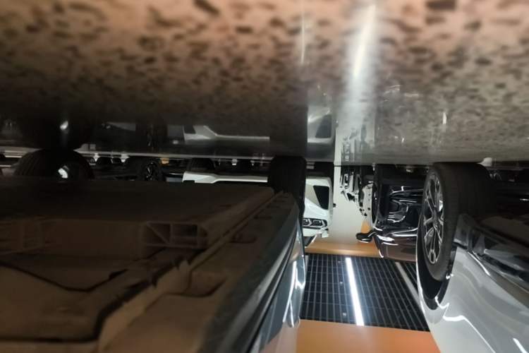 Used ORA Good Cat 2021 400km Standard Range Venus Edition Lithium-Ion Battery Right Side Sill