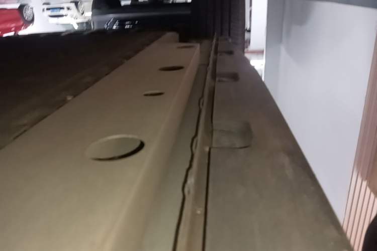 Used ORA Good Cat 2021 400km Standard Range Venus Edition Lithium Iron Phosphate Right Side Sill