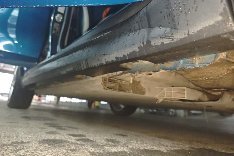 Used ORA Good Cat 2021 400km Standard Range Venus Edition Lithium-Ion Battery Right Side Sill