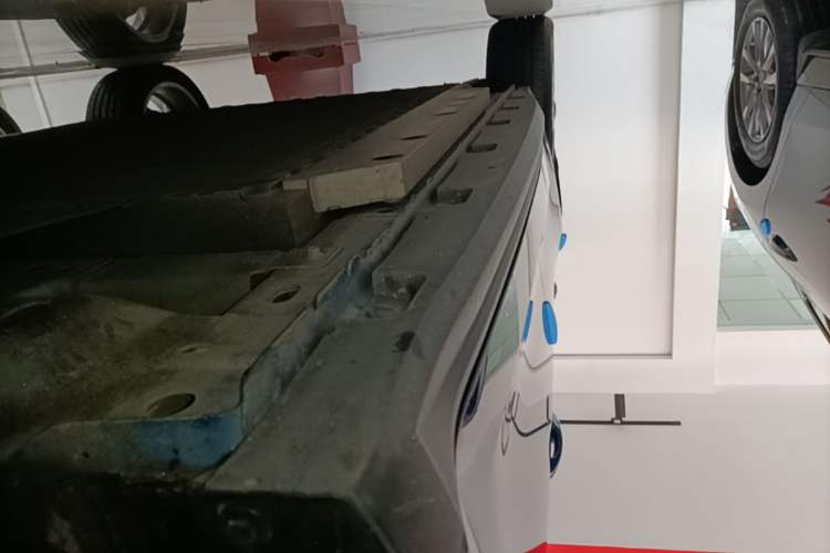 Used ORA Good Cat 2021 400km Standard Range Athena Edition Lithium Iron Phosphate Right Side Sill