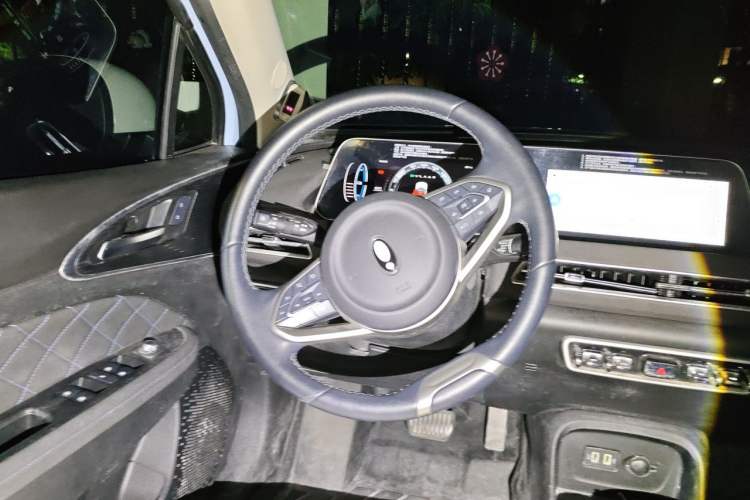 Used ORA Good Cat 2021 400km Standard Range Athena Edition Lithium Iron Phosphate Steering Wheel