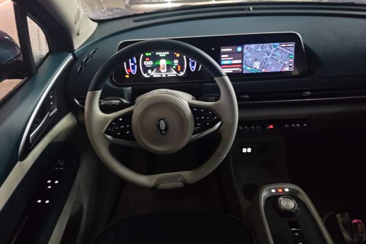 Used ORA Good Cat 2021 400km Standard Range Venus Edition Lithium-Ion Battery Steering Wheel
