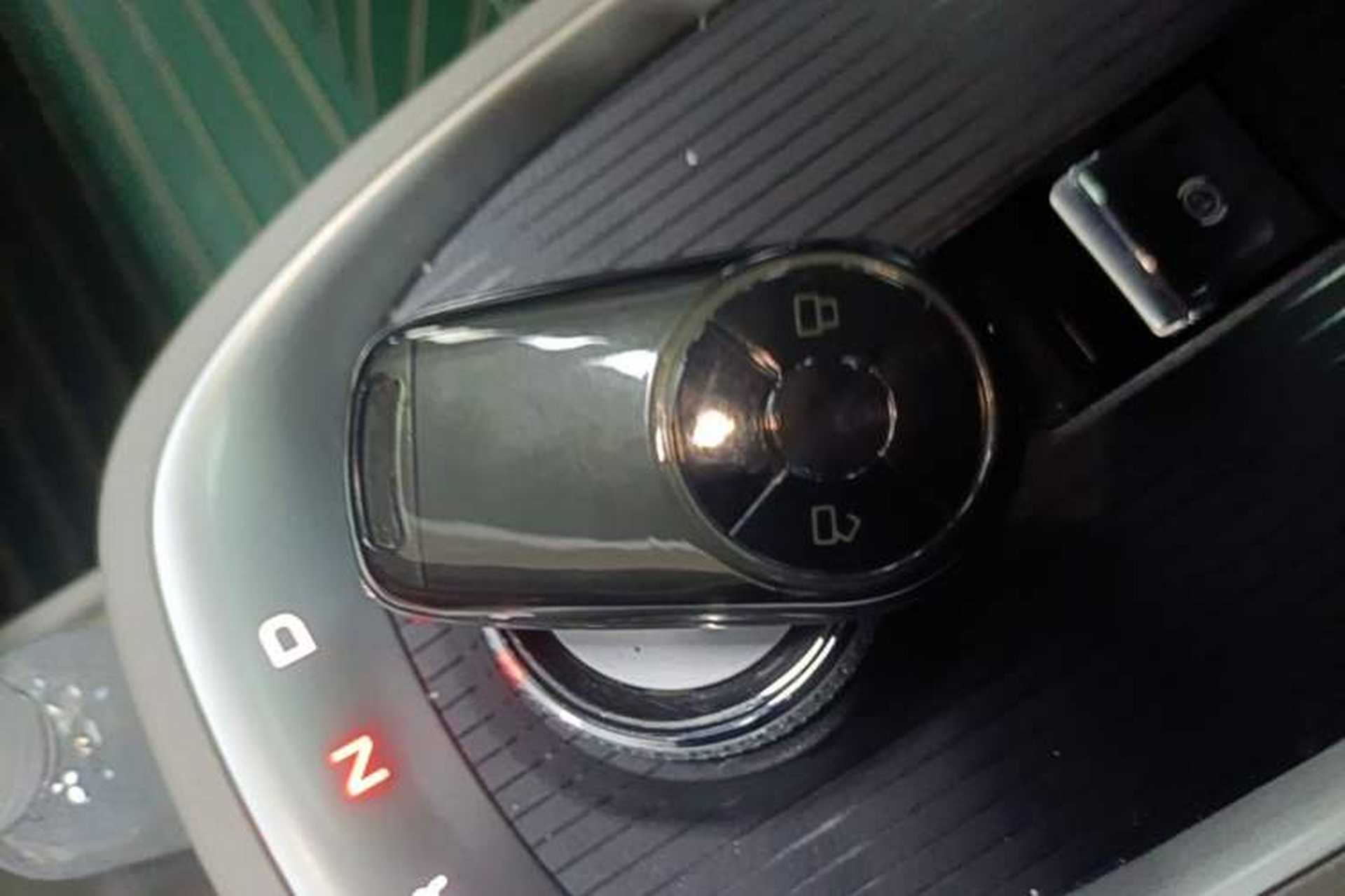 Used ORA Good Cat 2021 400km Standard Range Venus Edition Lithium Iron Phosphate Vehicle Key