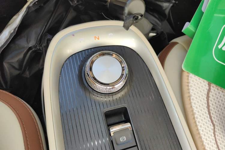 Used ORA Good Cat 2021 400km Standard Range Athena Edition Lithium-Ion Battery Gear Lever