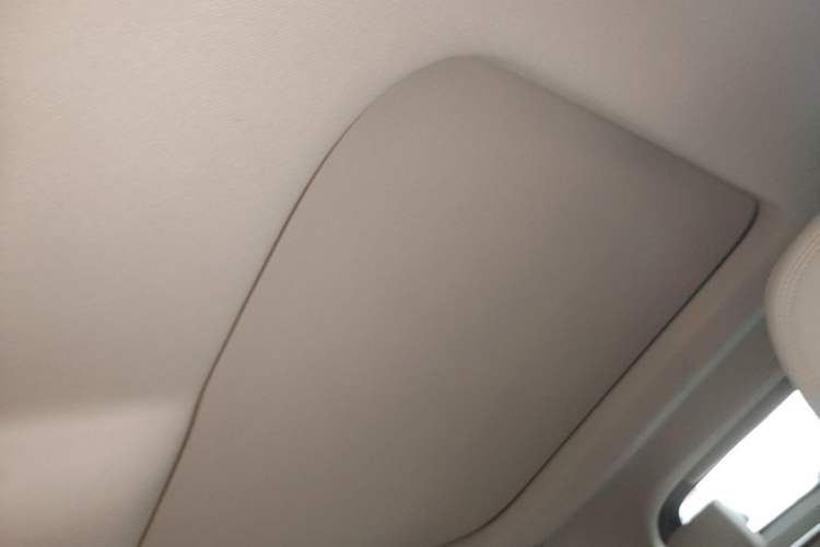 Used ORA Good Cat 2021 400km Standard Range Venus Edition Lithium Iron Phosphate Headliner