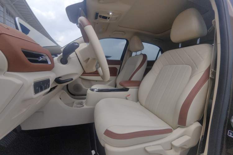 Used ORA Good Cat 2021 400km Standard Range Venus Edition Lithium Iron Phosphate Interior 2
