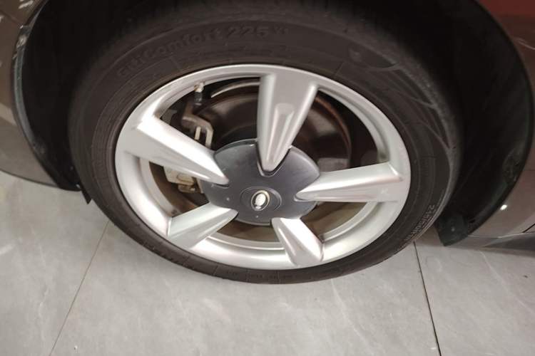 Used ORA Good Cat 2021 400km Standard Range Venus Edition Lithium Iron Phosphate Left Front Wheel Hub