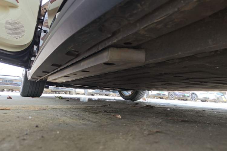 Used ORA Good Cat 2021 400km Standard Range Venus Edition Lithium Iron Phosphate Left Side Sill