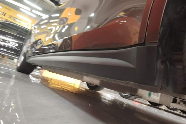 Used ORA Good Cat 2021 400km Standard Range Venus Edition Lithium Iron Phosphate Left Side Sill