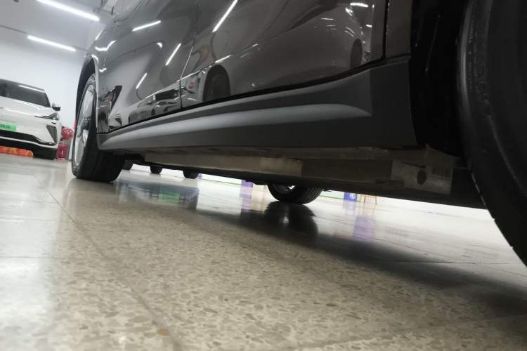 Used ORA Good Cat 2021 400km Standard Range Venus Edition Lithium Iron Phosphate Left Side Sill