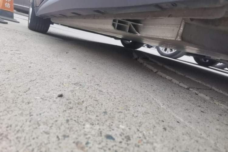 Used ORA Good Cat 2021 500km Long-Range Poseidon Edition Lithium-Ion Battery Left Side Sill