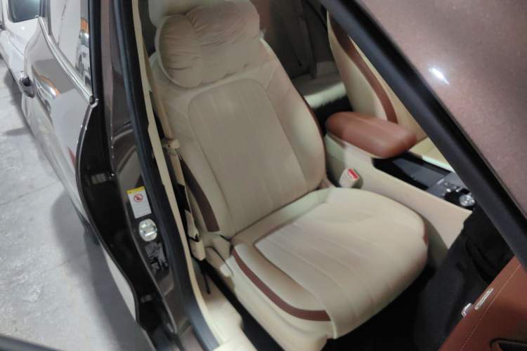 Used ORA Good Cat 2021 400km Standard Range Athena Edition Lithium Iron Phosphate Right Front Seat