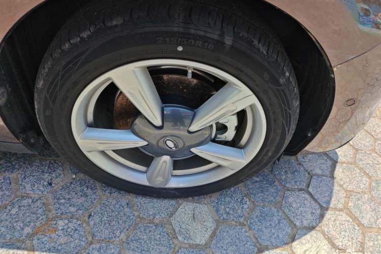 Used ORA Good Cat 2021 400km Standard Range Athena Edition Lithium Iron Phosphate Right Front Wheel Hub