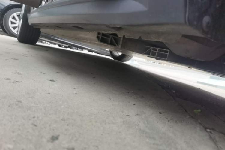 Used ORA Good Cat 2021 500km Long-Range Poseidon Edition Lithium-Ion Battery Right Side Sill