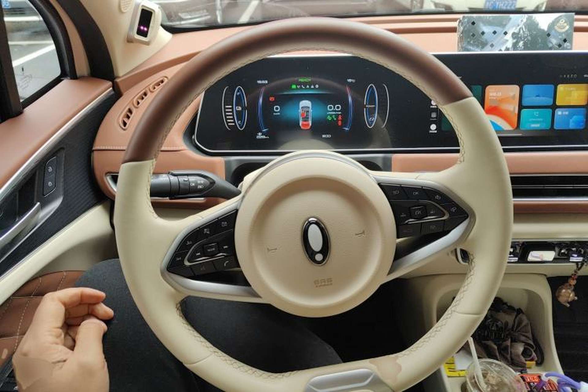 Used ORA Good Cat 2021 400km Standard Range Athena Edition Lithium Iron Phosphate Steering Wheel