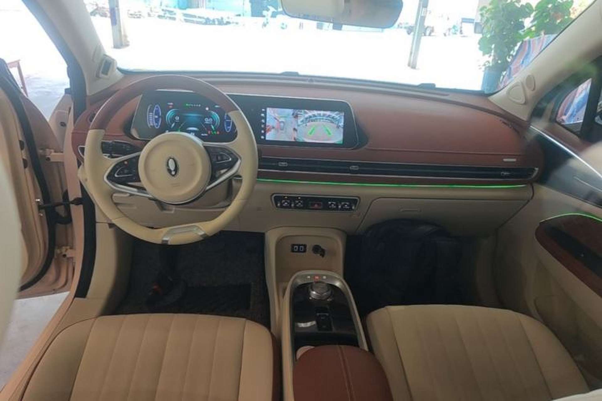 Used ORA Good Cat 2021 400km Standard Range Athena Edition Lithium Iron Phosphate Center Console