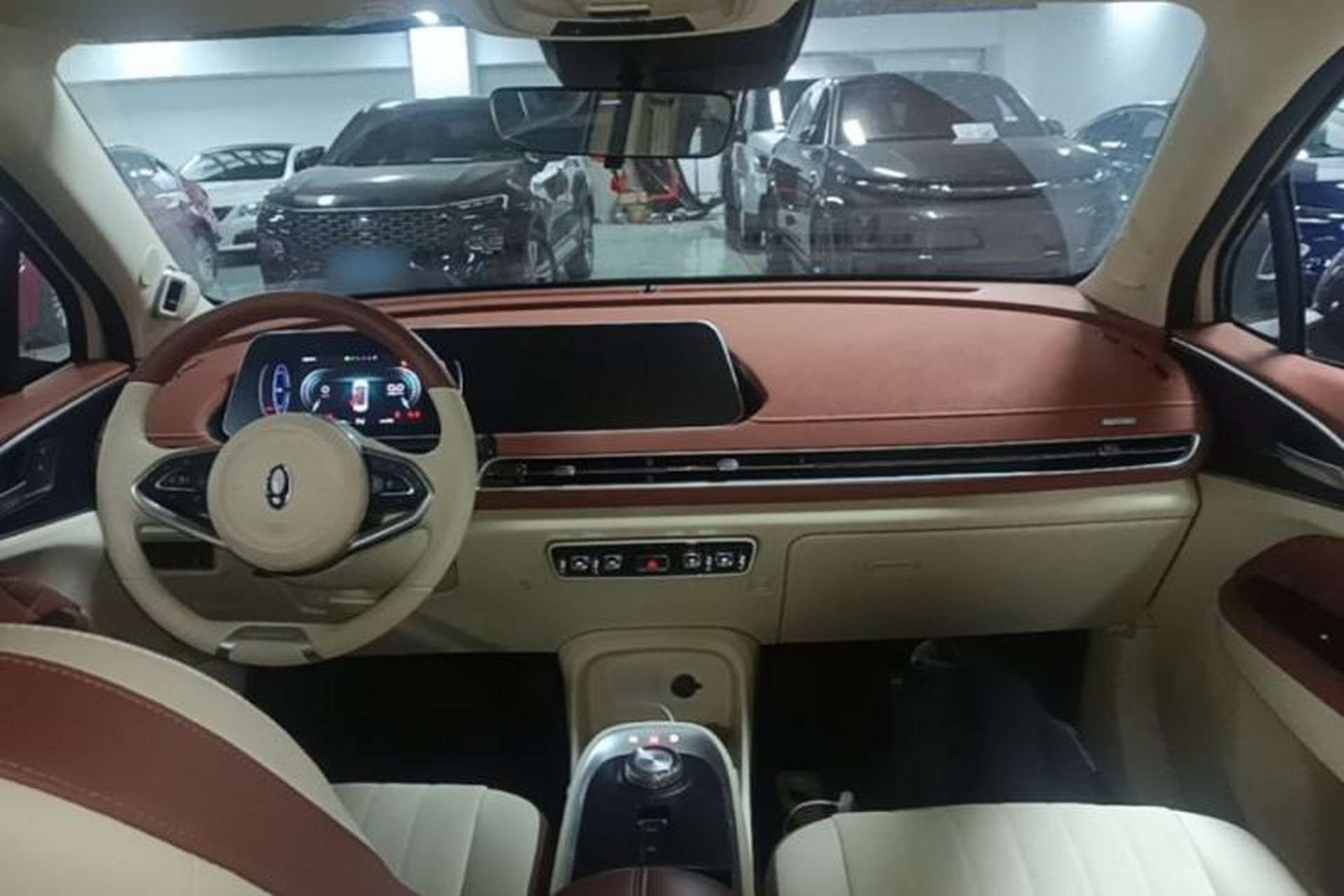 Used ORA Good Cat 2021 400km Standard Range Venus Edition Lithium-Ion Battery Center Console