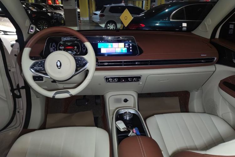 Used ORA Good Cat 2021 400km Standard Range Athena Edition Lithium-Ion Battery Center Console