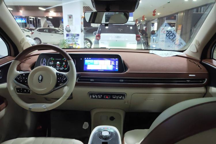 Used ORA Good Cat 2021 400km Standard Range Venus Edition Lithium Iron Phosphate Center Console