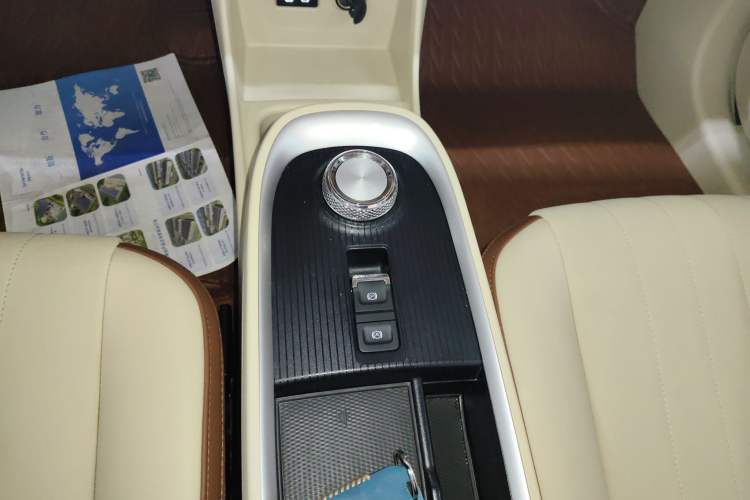 Used ORA Good Cat 2021 400km Standard Range Athena Edition Lithium-Ion Battery Gear Lever