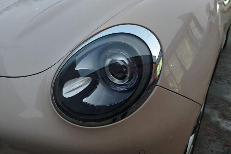 Used ORA Good Cat 2021 400km Standard Range Athena Edition Lithium-Ion Battery Left Front Headlight
