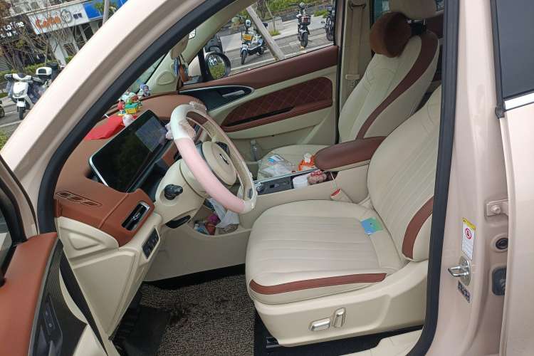 Used ORA Good Cat 2021 500km Long-Range Poseidon Edition Lithium-Ion Battery Left Front Seat