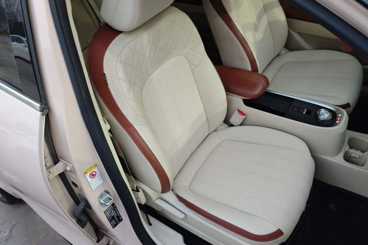 Used ORA Good Cat 2021 400km Standard Range Athena Edition Lithium-Ion Battery Right Front Seat
