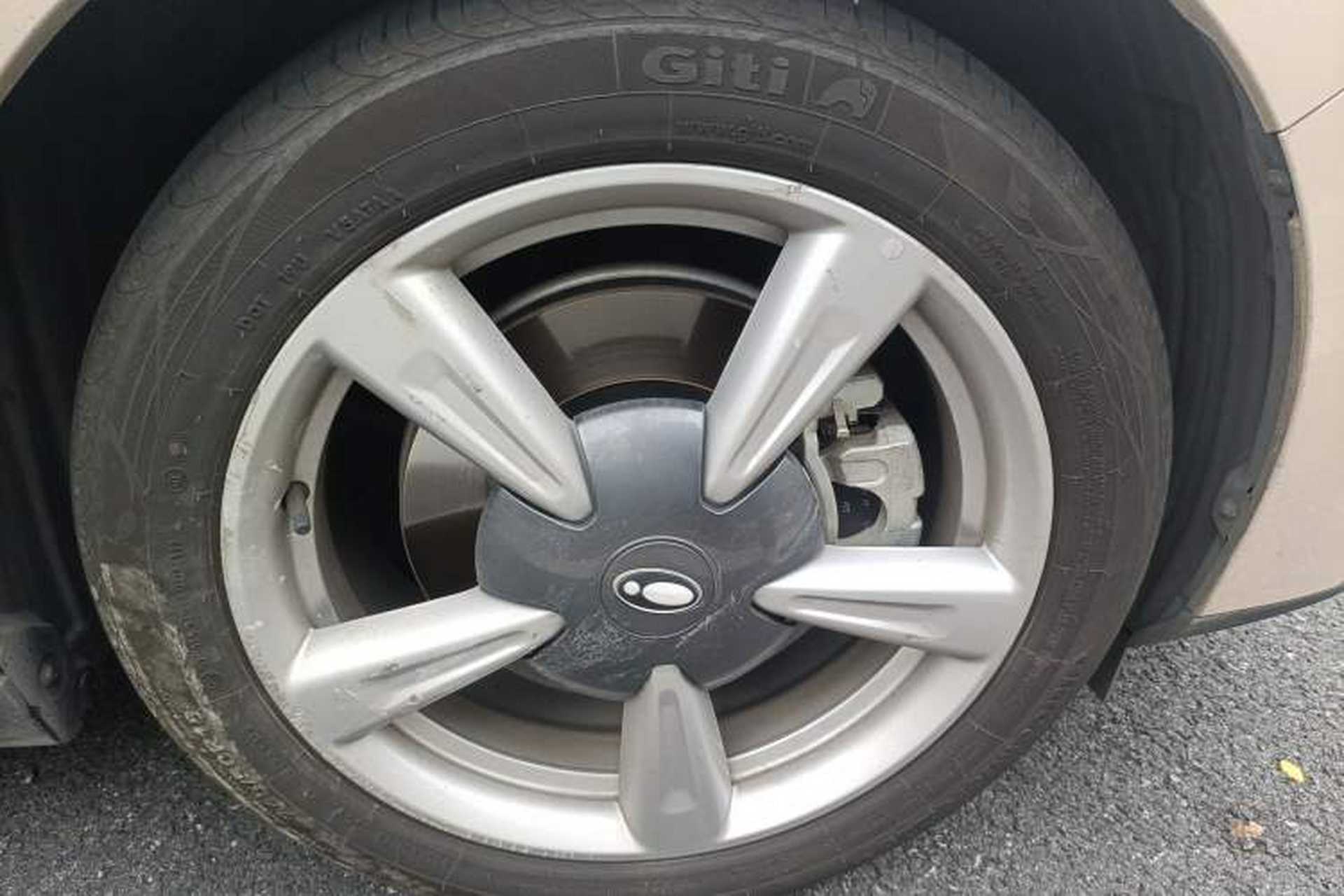 Used ORA Good Cat 2021 500km Long-Range Poseidon Edition Lithium-Ion Battery Right Front Wheel Hub