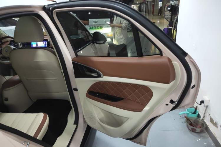 Used ORA Good Cat 2021 400km Standard Range Venus Edition Lithium Iron Phosphate Right Rear Door Interior