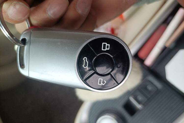 Used ORA Good Cat 2021 500km Long-Range Poseidon Edition Lithium-Ion Battery Vehicle Key