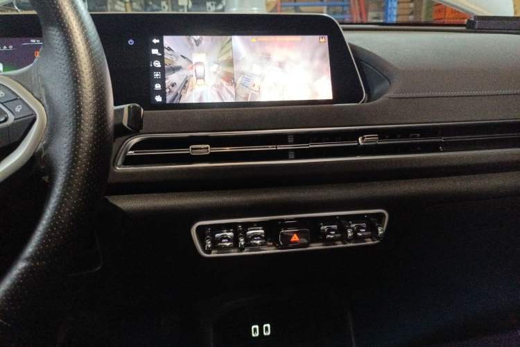 Used ORA Good Cat 2021 400km Standard Range Athena Edition Lithium-Ion Battery Audio And AC Panel