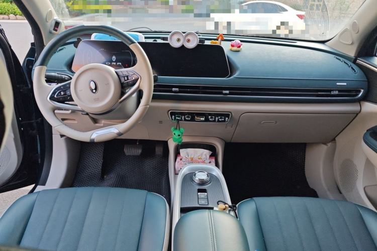 Used ORA Good Cat 2021 400km Standard Range Athena Edition Lithium-Ion Battery Center Console