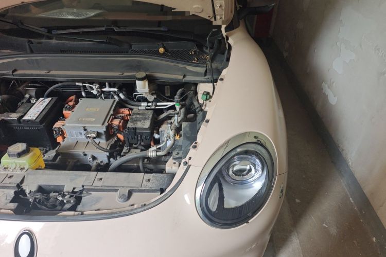 Used ORA Good Cat 2021 400km Standard Range Venus Edition Lithium-Ion Battery Engine Bay Left